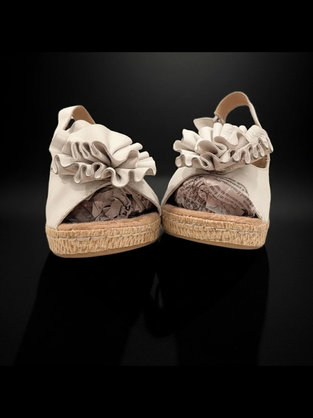boc White Ruffle Leather Slingback Wedge Sandals Size 9
